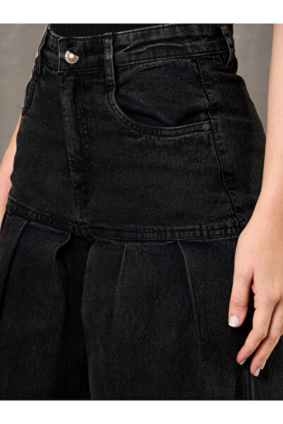 Sassafras By Styli Black Washed Pleated Flared Jeans