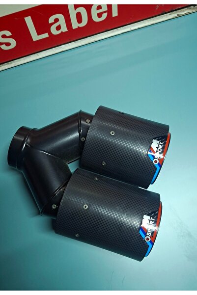Akrapovic M sport yazılı karbon kaplama çiftli egzoz ucu