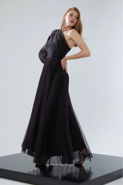 Fervente Women's long dress with one sleeve in black pleated tulle Ofelia - M(38)
