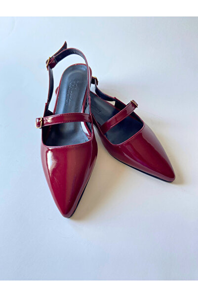 Odie Collection Dámské baleríny z lakované kůže s jednoduchou přezkou a špičatou špičkou