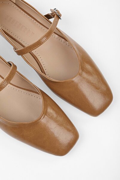 Shoeberry Women's Sore Caramel Skin Ballerinas