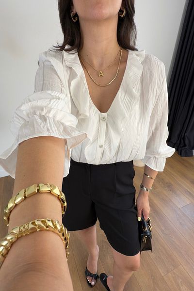 BİRCANÇİL Fubri White V-Neck Ruffle Detailed Shirt