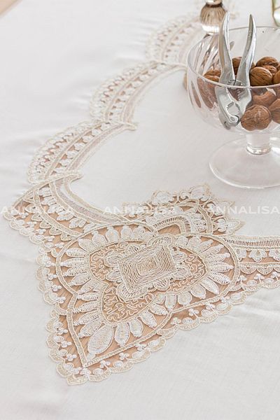 Annalisa Olivya Linen French Lace Tablecloth Cream Gold