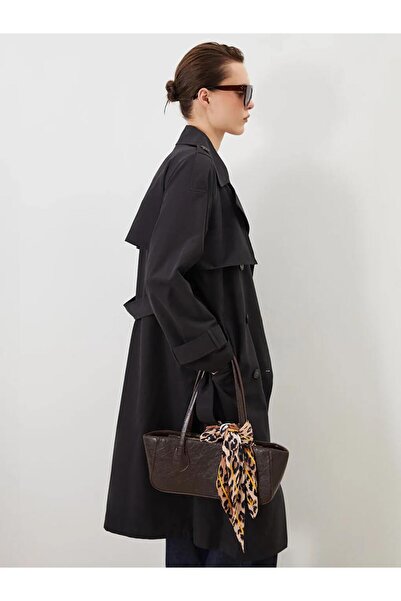 LC Waikiki LCW Modest Siyah Kruvaze Yaka Oversize Kadın Trençkot