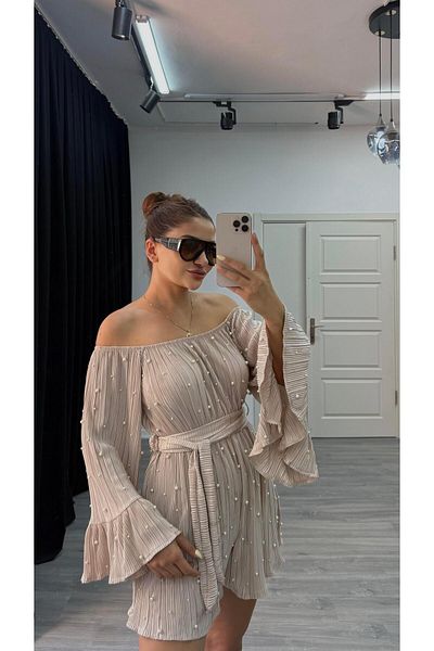 Daves بذلة بتصميم خاص من البليسيه باللون البيج