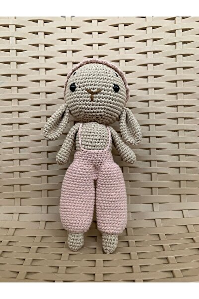 CraftyCorner El Yapımı Amigurumi Pembe Tulumlu Tavşan Oyuncak - Organik Uyku Arkadaşı