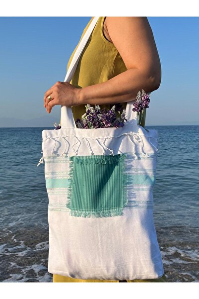 BLUGRIN Women's Beach & Casual Bag |   Tassel and Pocket Detail