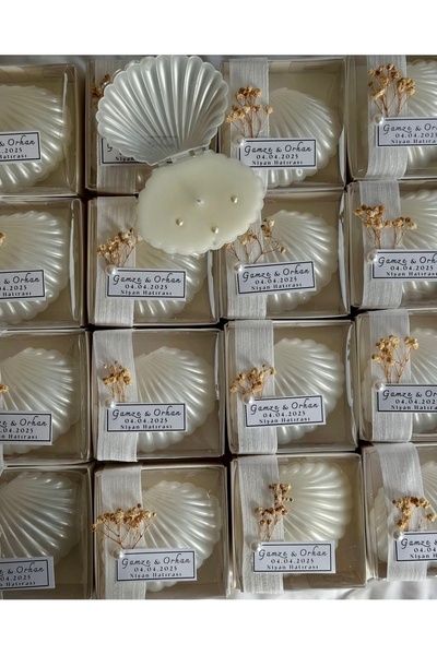Larmina Decoration 25 Oyster Candle Gifts