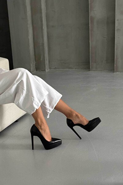 AYAKKABI PRENSİ Rex ČERNÝ MATNÝ