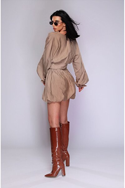 Pretty Summer outfit consisting of skirt and shirt