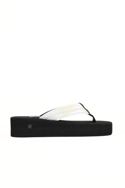 Bueno Shoes White -Soldier Women's Flip Flops 26Wt191564