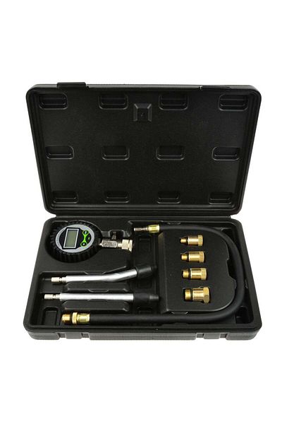 GEKO GASOLINE COMPRESSOR WITH DIGITAL MANOMETER 8 PIECES