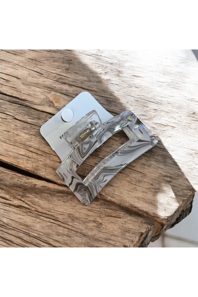 Store Patterned Latch Buckle