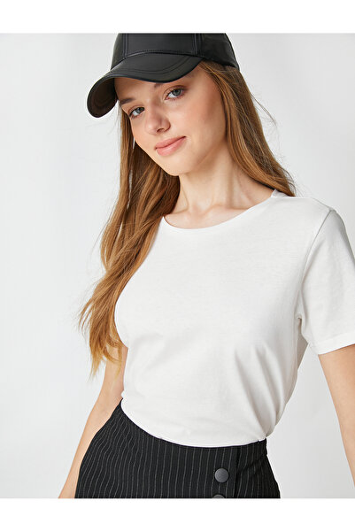 Koton تي شيرت أساسي بأكمام قصيرة وياقة دائرية