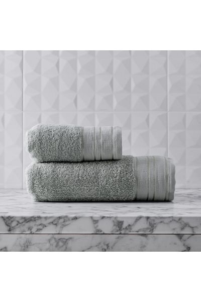 HomeVibes MAURICIO Bath Towel