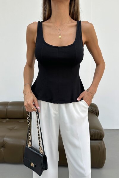 mylove بلوزة فولانلي الأساسية باللون الأسود