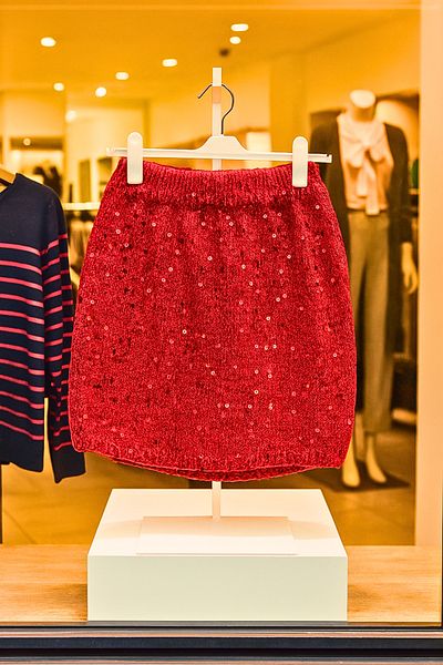 TULEK Red Paillettes 39 cm Mini Skirt on the Neck