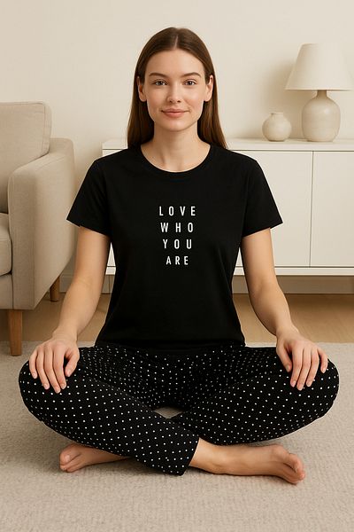 FAMESTEKSTİL Women's Black "Love Who You Are" Printed Short Sleeve Pajama Set