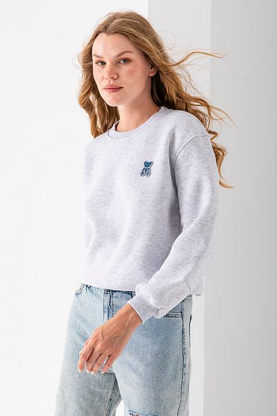 GİYSA Women's Crew Neck Stone Teddy Bear Embroidered 3-Strand Sweatshirt Gray - 2625
