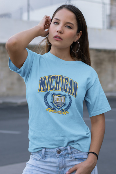 Butik Michigan 1817 مطبوع / تي شيرت نسائي متعدد الألوان 100% قطن مقاس عادي مريح