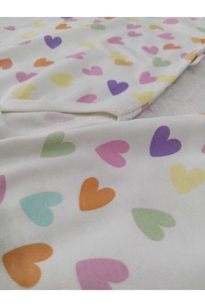 Store 2-Piece Baby Set with Colorful Heart Badili