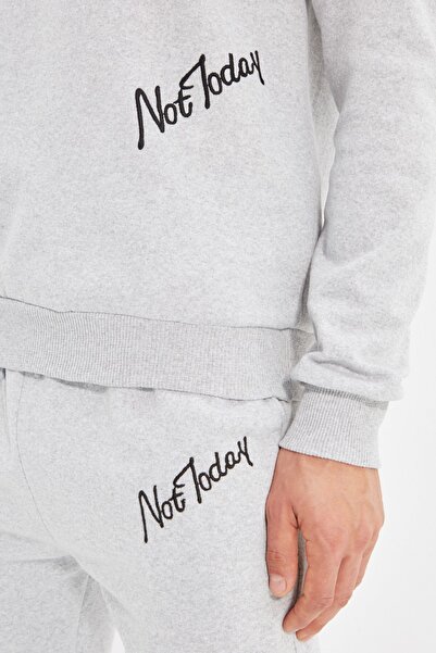 Trendyol Collection Fleece Gray Tracksuit Set - Embroidery Detail, Warm, Regular Cut TMNAW21EM0082