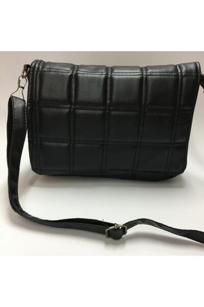 Cicomagaza Nagy fekete négyzet alakú steppelt válltáska