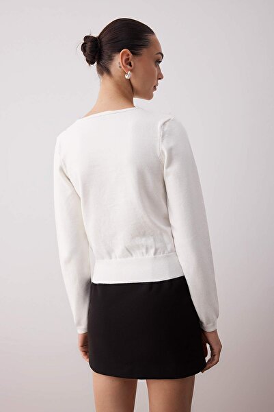 Trendyol Collection Ecru Crop Lace Garnished V-Neck Premium/Special Yarn Knitwear Cardigan Twoaw26Hi00026