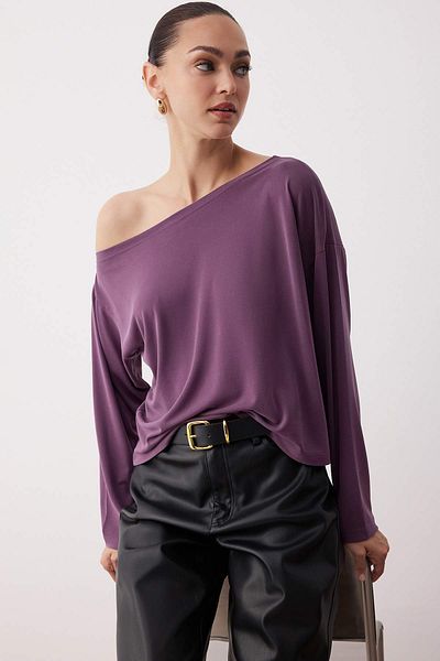Trendyol Collection Pflaumenfarbene, modische, nachhaltigere Strickbluse mit U-Boot-Ausschnitt und entspannter Passform TWOAW25BZ00282