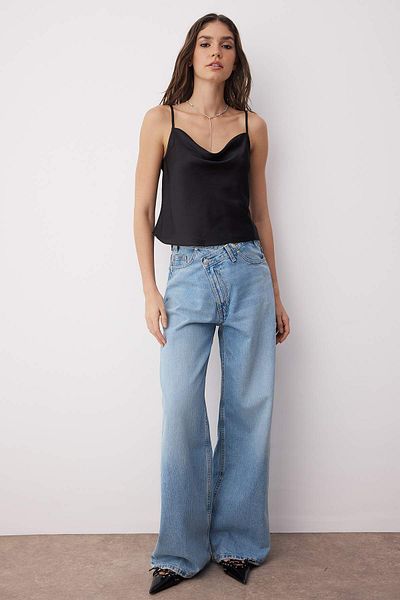 Trendyol Collection Μαύρη μπλούζα σατέν με στράπλες γιακάς TWOSS19BB0161