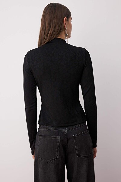 Trendyol Collection Μαύρη φλοράλ γιακάς δικαστής μακριά πλεκτή μπλούζα ζακάρ πάρτι TPRAW26BZ00018