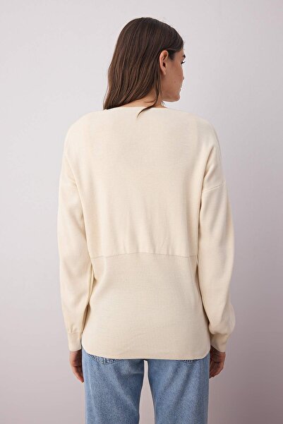 Trendyol Collection Ecru Button Detailed 2-Piece Viral Knitwear Cardigan-Blouse Set Twoaw26Hi00017