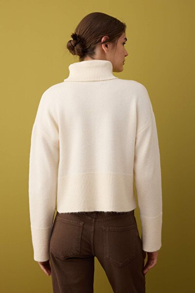 Trendyol Collection Stone Wool Basic Soft Texture Wide Fit Knitwear Sweater Twoaw26Kz00211