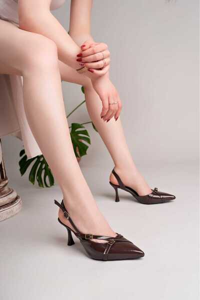 Elvis Dámské boty na podpatku z hnědé lakované kůže s dvojitým páskem a detailem přezky