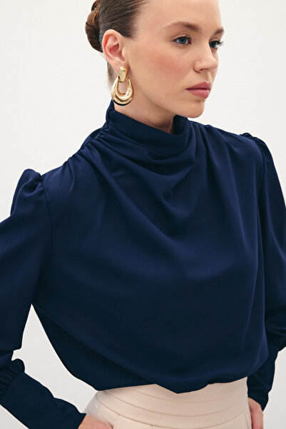 Sateen Тъмносиня блуза - драпировка с детайли