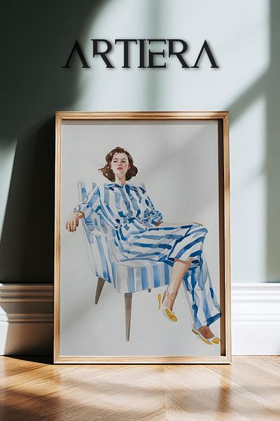 HİGUERA Portret de femeie elegantă într-o scaun cu dungi albastre Pictură murală minimalistă cu cadru din lemn