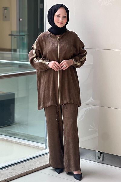 Ghisa Hooded Cap Pants Set with Striped Sleeves