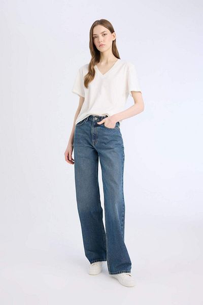 DeFacto Gerade Jeans mit hoher Taille und weitem Bein – Schneewaschhose D7975AX25SP