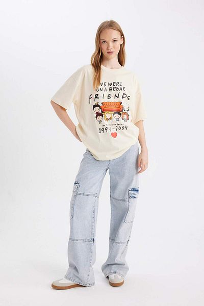 DeFacto Coool Friends Crew Neck Printed Oversize T-Shirt - Short Sleeve D4820AX24AU