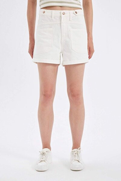 DeFacto Mom Fit Yüksek Bel Katlamalı Paça Jean Şort D4585AX24HS