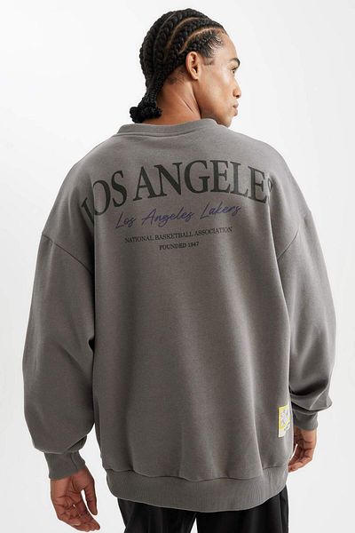 DeFacto Los Angeles Lakers NBA Fit Oversize-Sweatshirt mit Rundhalsausschnitt – C9254ax24au