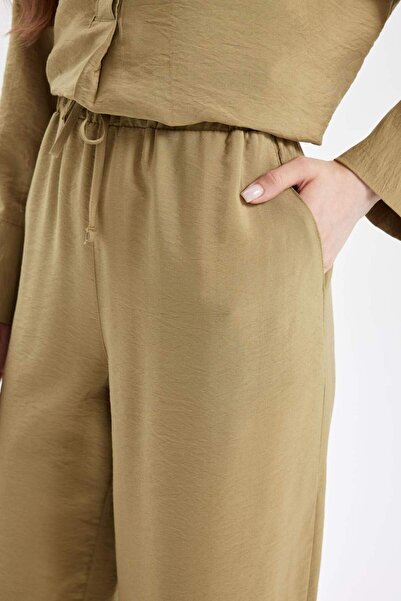 DeFacto Wide Leg Geniş Bol Paça Beli Lastikli Bağcıklı Basic Düz Pantolon D4148AX24AU