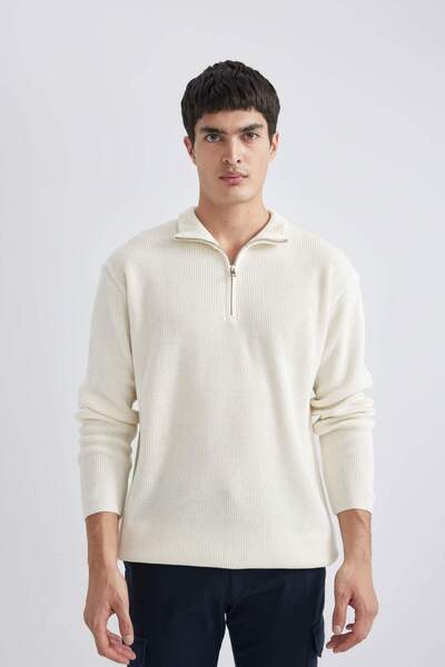 DeFacto Loose Fit Balıkçı Yaka Selanik Kumaş Kazak B9706AX24AU