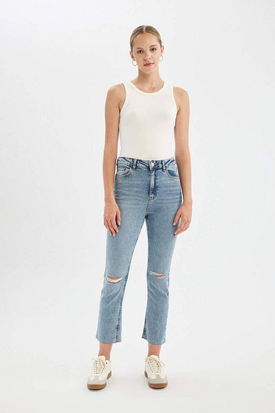 DeFacto Mary gewaschene Jeans mit geradem Bein, Ripped-Details, hohe Taille, mit cutout am Beinabschluss, Knöchellänge C7364AX24AU