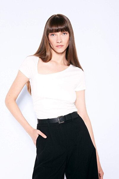 DeFacto Kayık Yaka Basic Düz Kısa Kollu Tişört D3890AX24AU