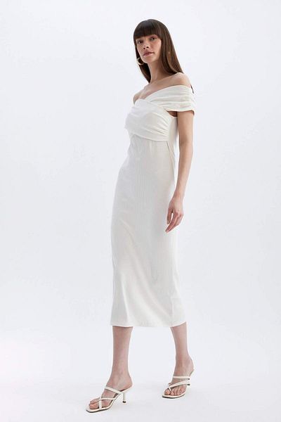 DeFacto Bodycon Maxi Dress with Ribbed Shoulder Detail - Sleeveless D1827Ax24Hs