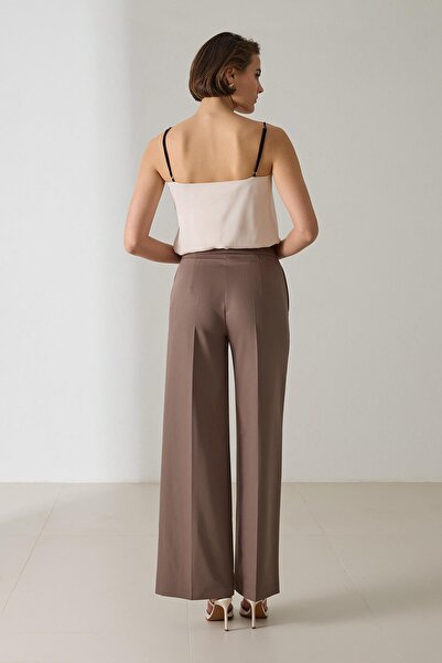 Setre Тъмнокафяв панталон с деликатно оформена талия