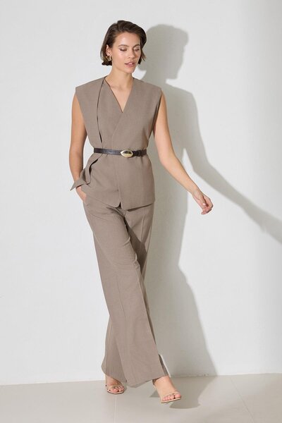 Setre Vestă lată de croială cu închidere asimetrică din nurcă, cu detaliu de centură