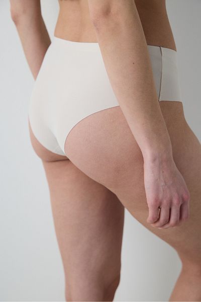 Penti Invisible Laser Cut Beige Hipster Panties