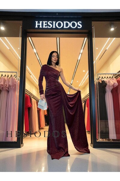 HESİODOS Tek Omuz Taşlı Kuyruklu Detay Mor Renk Uzun Simli Krep Abiye Elbise Düğün Nişan Mezuniyet Elbisesi